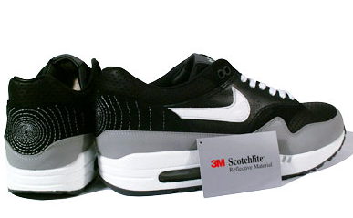 nike_kuro_haiiro_siro.bmp